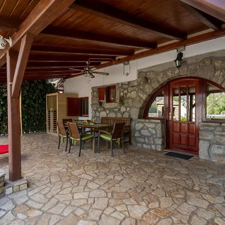 House Stone Lady * Dobrinj