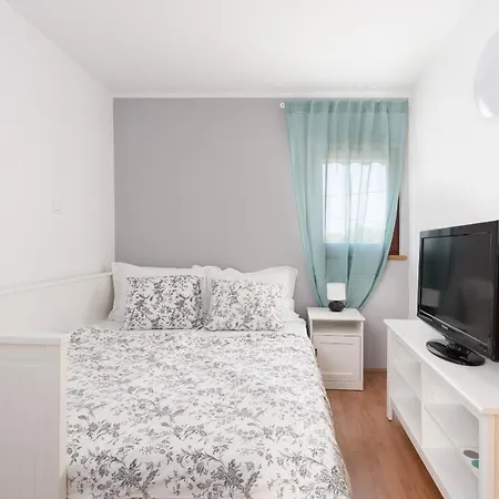 House Stone Lady Case de vacanță Dobrinj