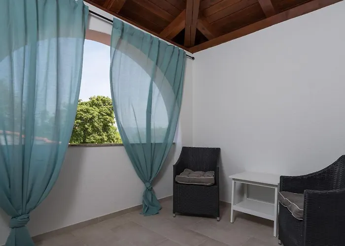 House Stone Lady 度假居