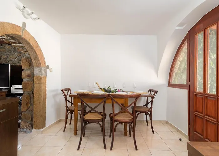 度假居 House Stone Lady