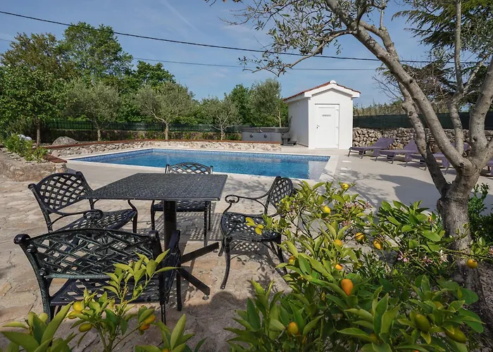 House Stone Lady Semesterbostad *