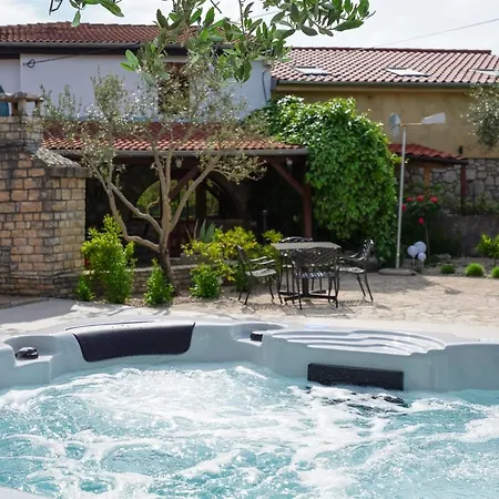 House Stone Lady Vikendica *