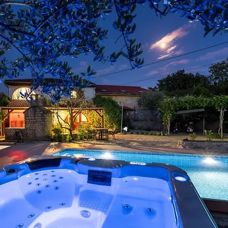 Vikendica House Stone Lady *