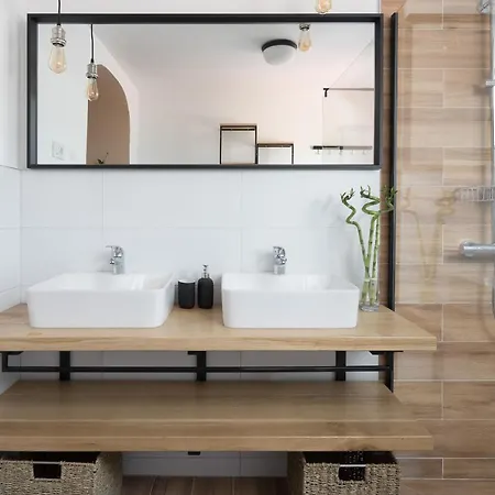 Vikendica House Stone Lady *